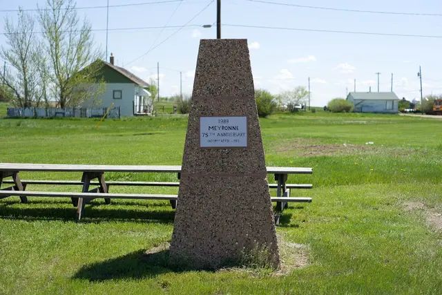 75th anniversary monument in Meyronne